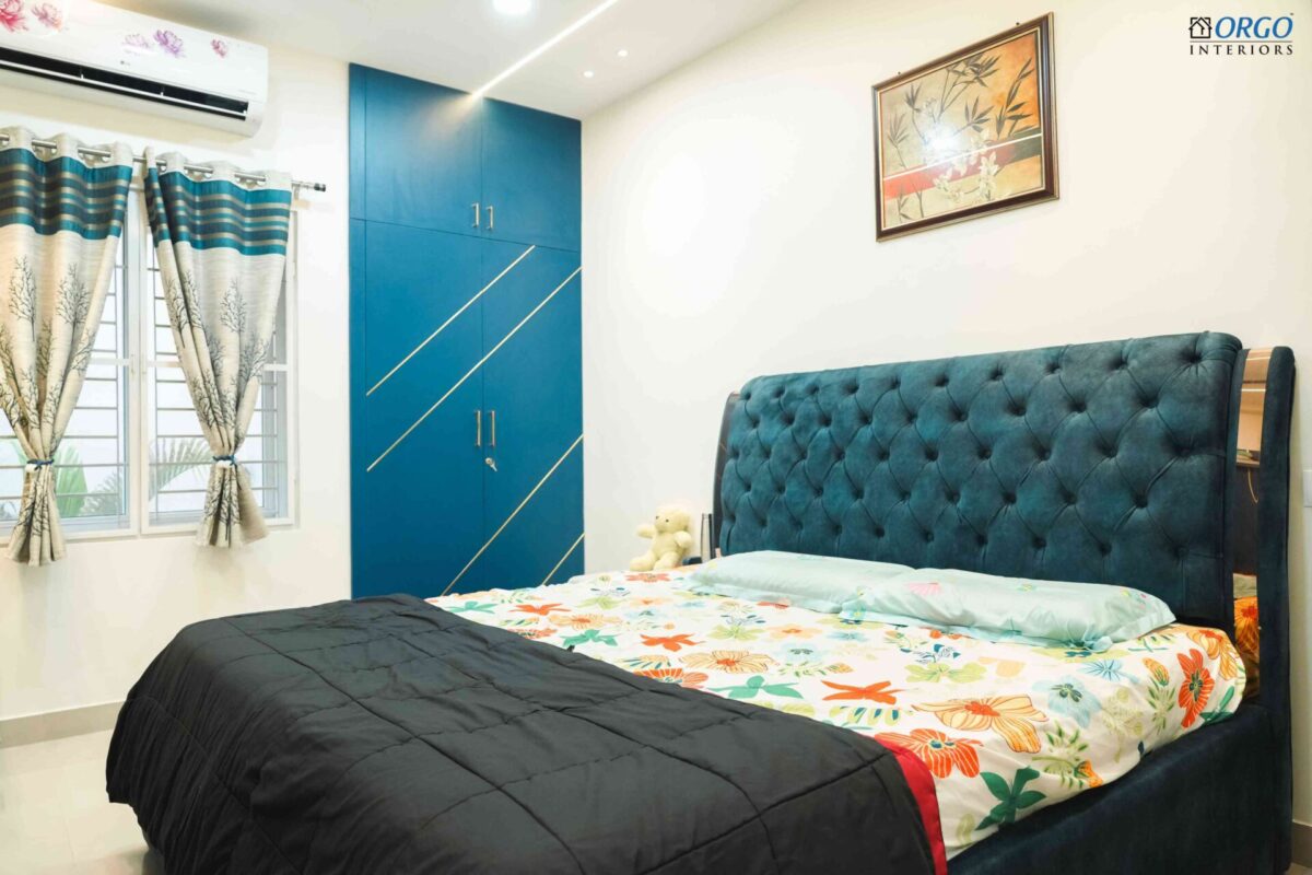 774704-ASH02806-copy