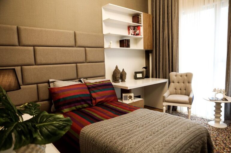 interior-cozy-bedroom-modern-design_550617-34070